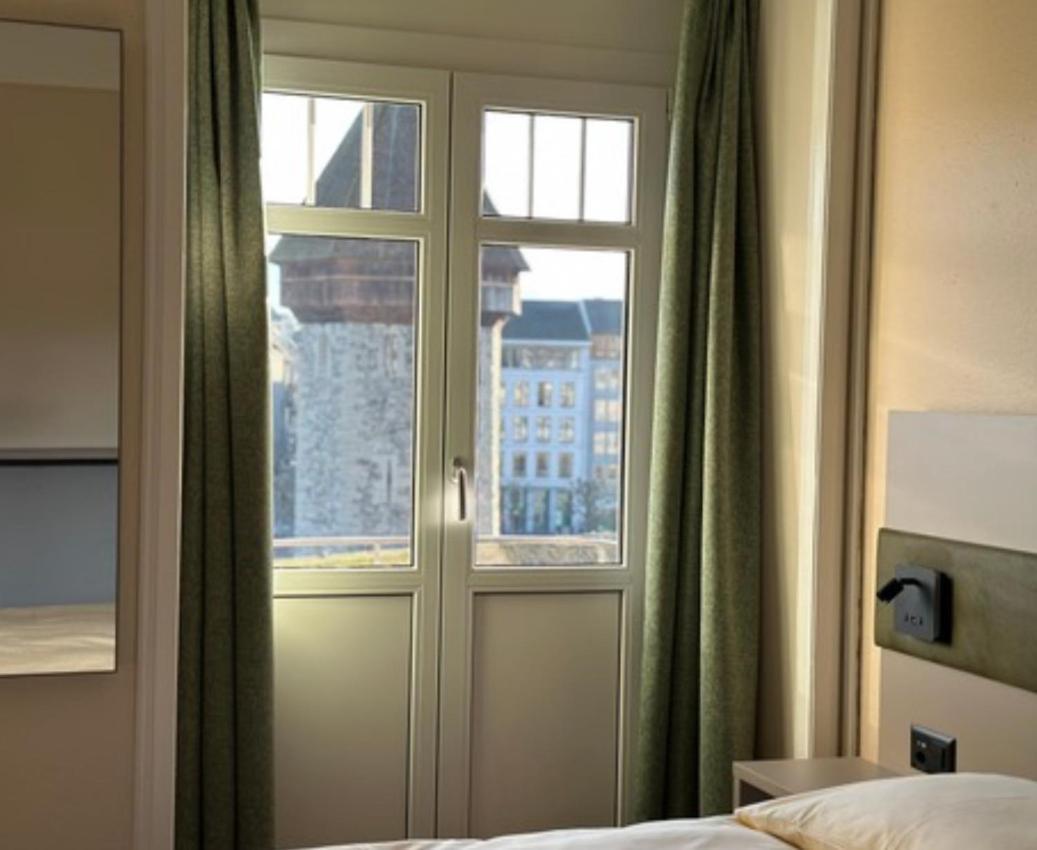 Hotel Pickwick And Pub "The Room With A View" Luzern Exterior foto